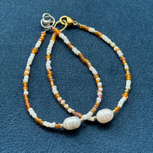 Load image into Gallery viewer, Shiny orange glass bead bracelets