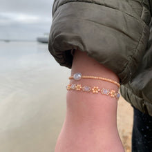 Load image into Gallery viewer, Coral glass bead and freshwater pearl bracelet