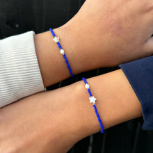 Load image into Gallery viewer, Mother of pearl star bracelet