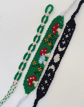 Load image into Gallery viewer, Floral mushroom pattern bracelet
