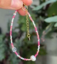 Load image into Gallery viewer, Pink pearls glass bead bracelets
