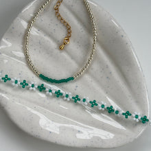 Load image into Gallery viewer, Frosted emerald green and gold set of 2 bracelets

