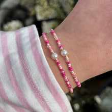 Load image into Gallery viewer, Pink mix bead bracelet
