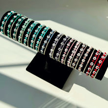 Load image into Gallery viewer, Daisy bracelet set of 2
