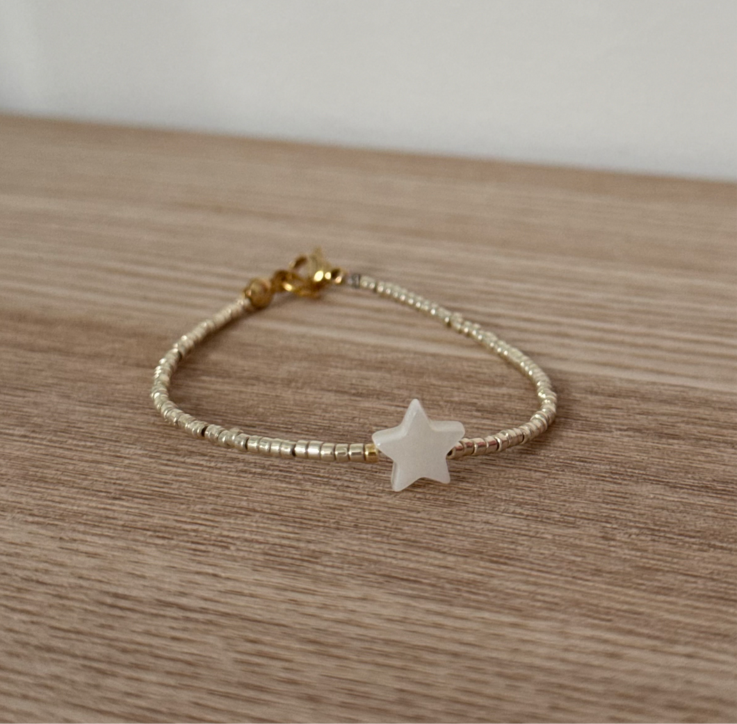 Gold star bracelet