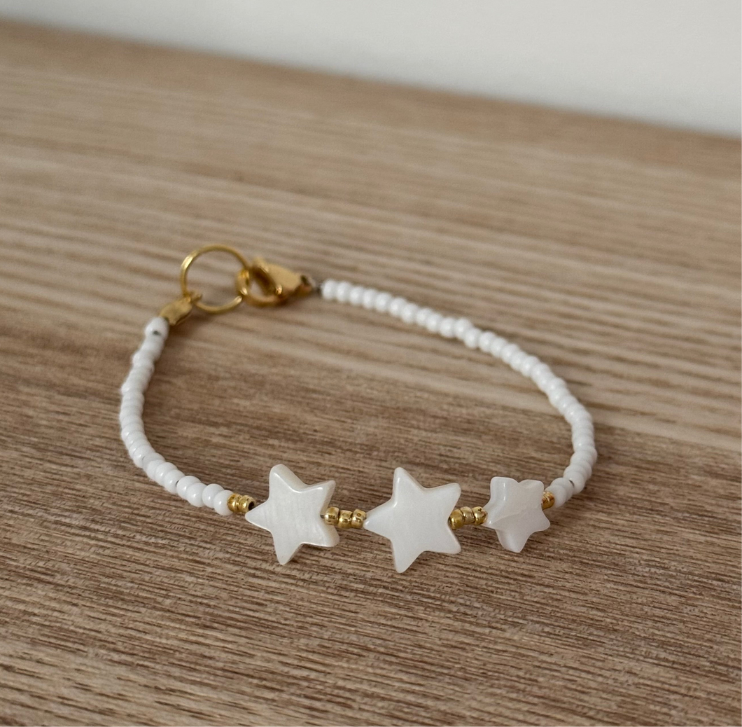 White and gold stars bracelet