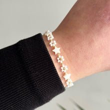 Load image into Gallery viewer, Daisy and pearl star bracelet
