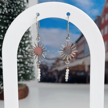 Load image into Gallery viewer, Silver sun pearl dangles
