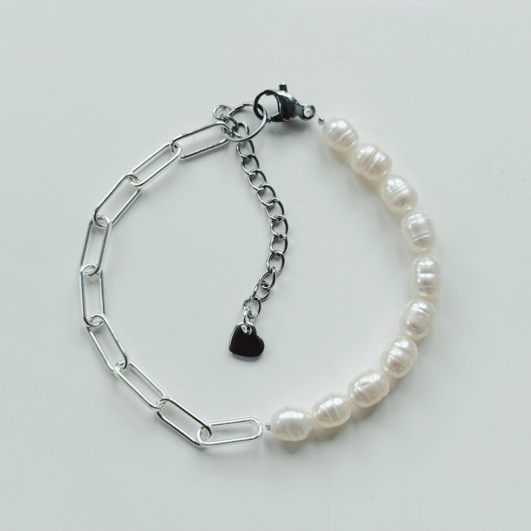 Genuine freshwater pearl and silver chain bracelet