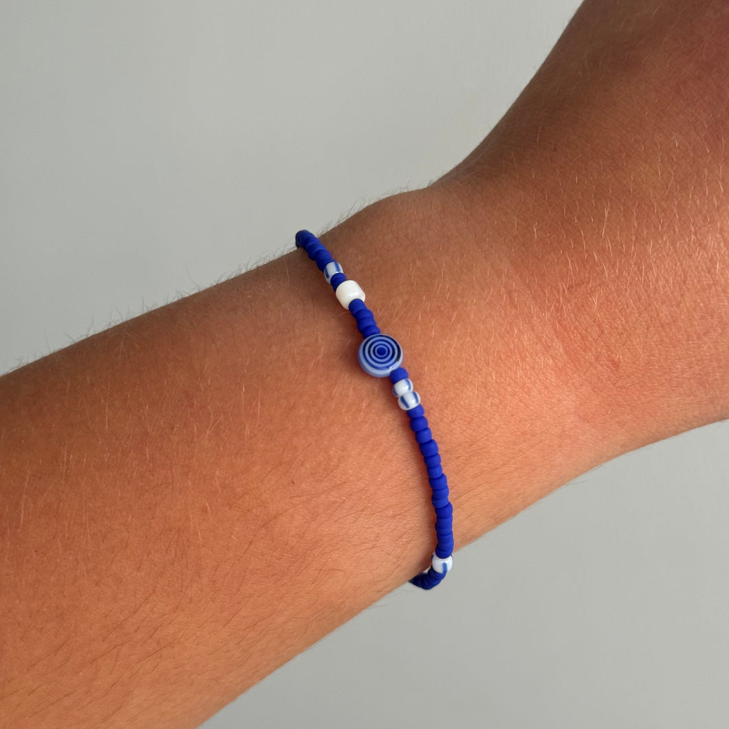 Pinstripe swirl and mother of pearl glass bead bracelet