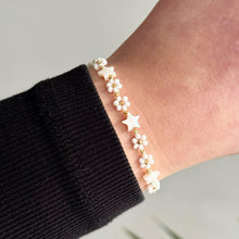 Load image into Gallery viewer, Daisy and pearl star bracelet
