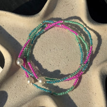 Load image into Gallery viewer, Multi coloured glass bead bracelet
