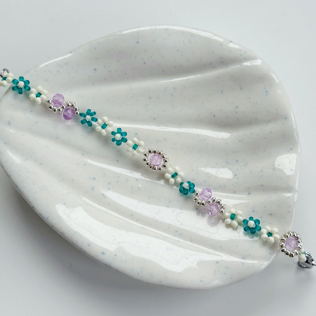 Bluebell lavender glass bead bracelet