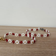 Load image into Gallery viewer, Daisy and red rose diamonds bracelet

