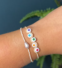Load image into Gallery viewer, Swirly stars bracelet
