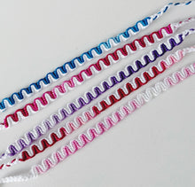 Load image into Gallery viewer, Vertical wave ombré thread bracelet
