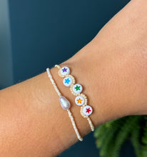 Load image into Gallery viewer, Swirly stars bracelet
