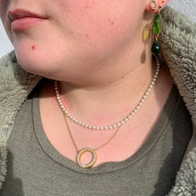 Load image into Gallery viewer, Dainty pearl necklace with gold beads
