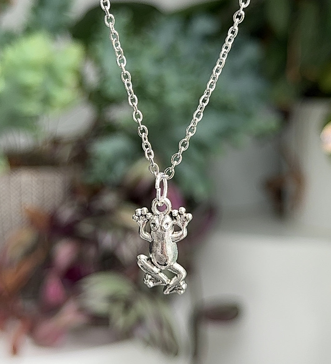 Frog charm necklace