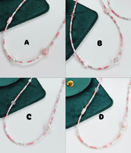Load image into Gallery viewer, Peachy pearl necklaces
