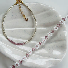 Load image into Gallery viewer, Daisy bracelet set of 2
