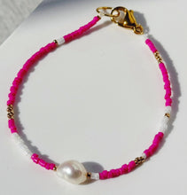 Load image into Gallery viewer, Pink pearls glass bead bracelets
