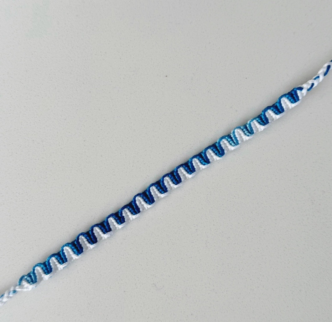 Vertical wave ombré thread bracelet