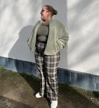 Load image into Gallery viewer, The Lucy dangle earrings
